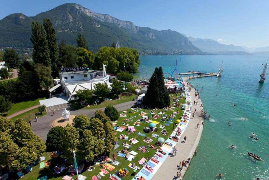 Entre Lac Et Montagne Annecy Buitenkant foto